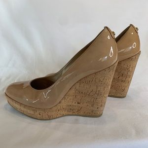 Stuart Weitzman Nude patent wedges